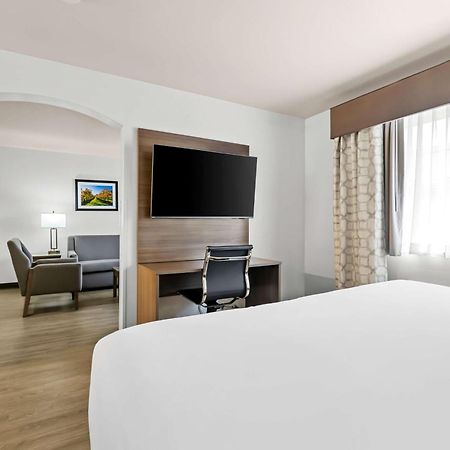 Best Western Plus Caldwell Inn & Suites Экстерьер фото