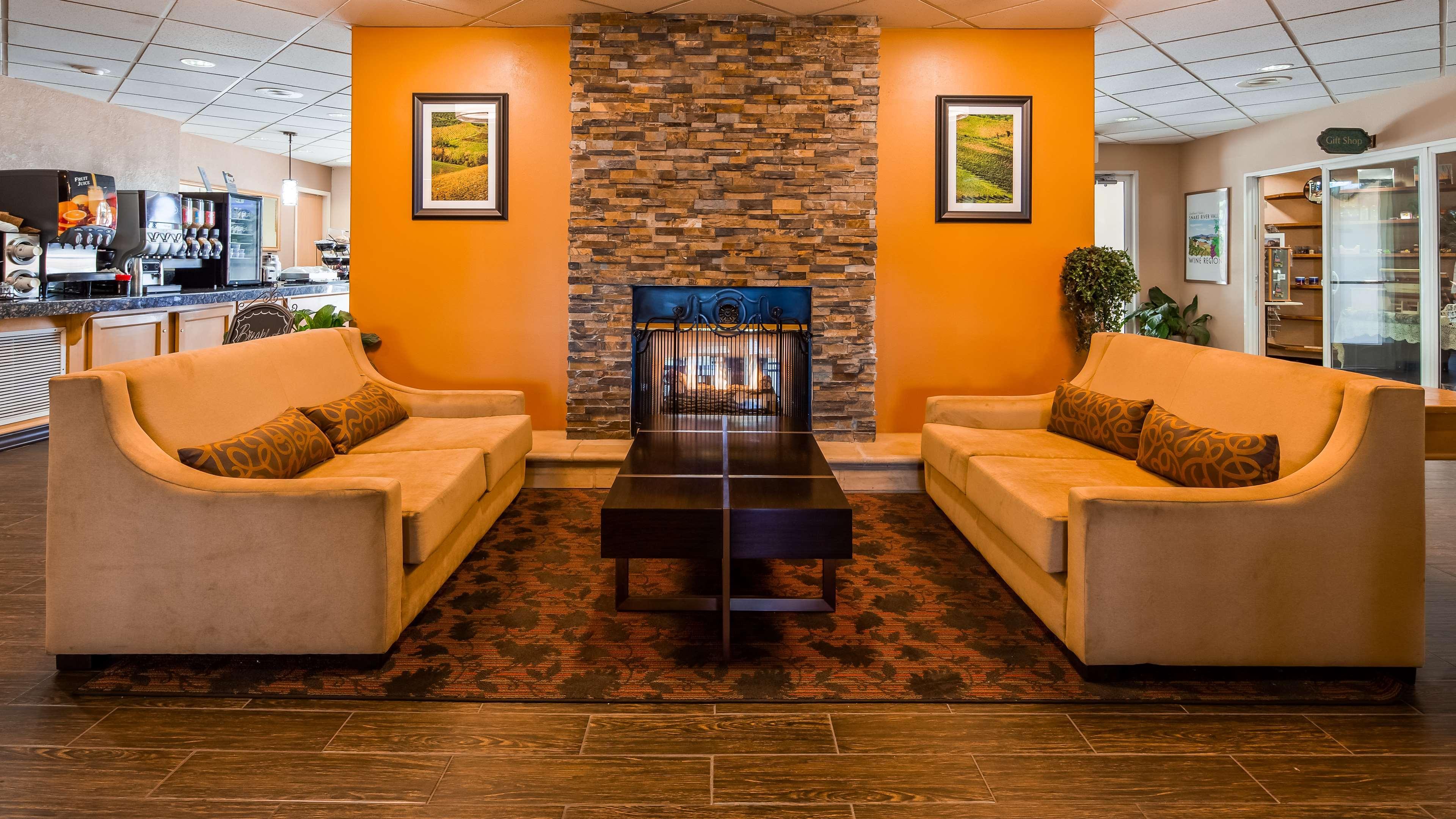 Best Western Plus Caldwell Inn & Suites Экстерьер фото