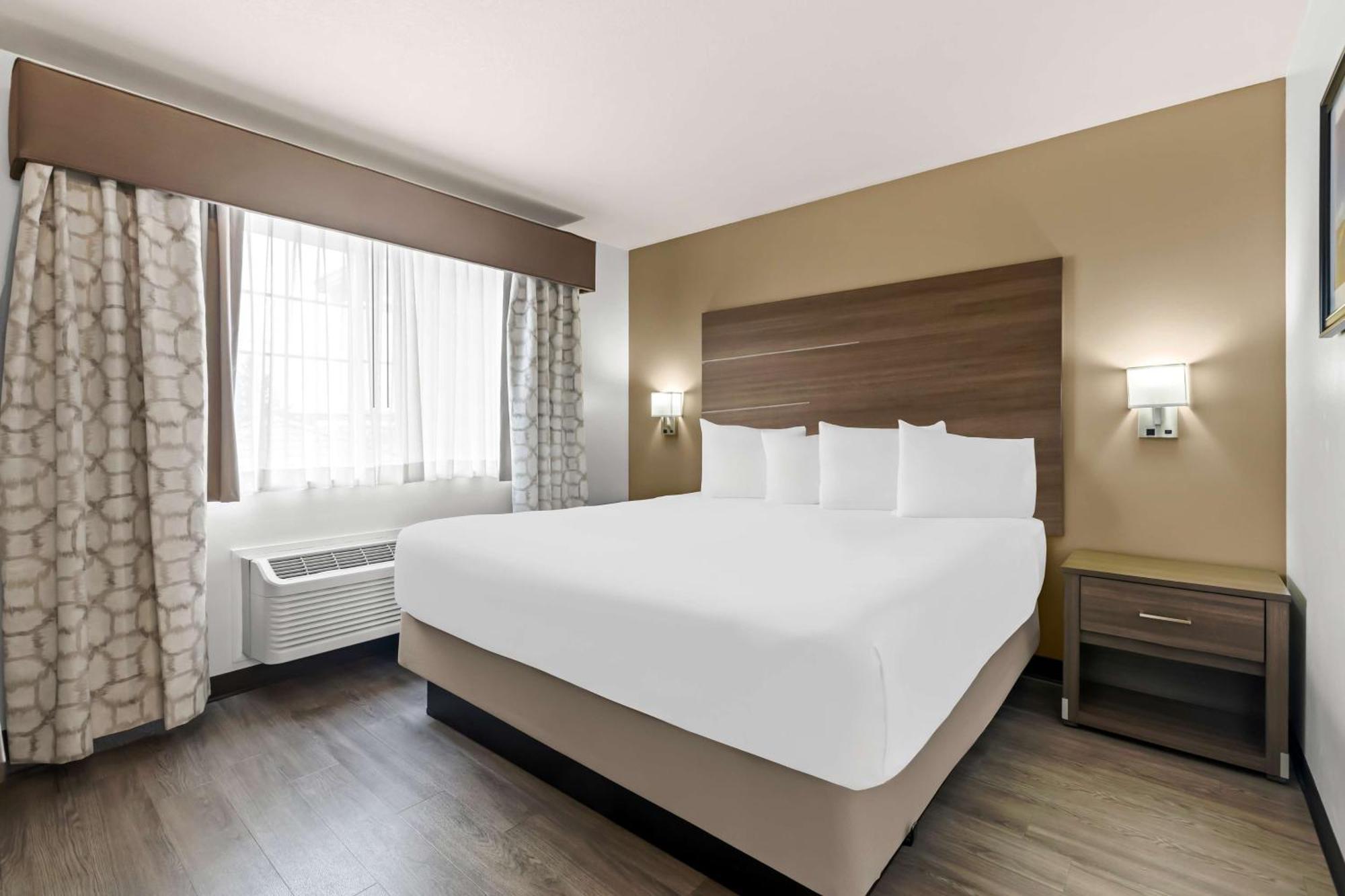 Best Western Plus Caldwell Inn & Suites Экстерьер фото
