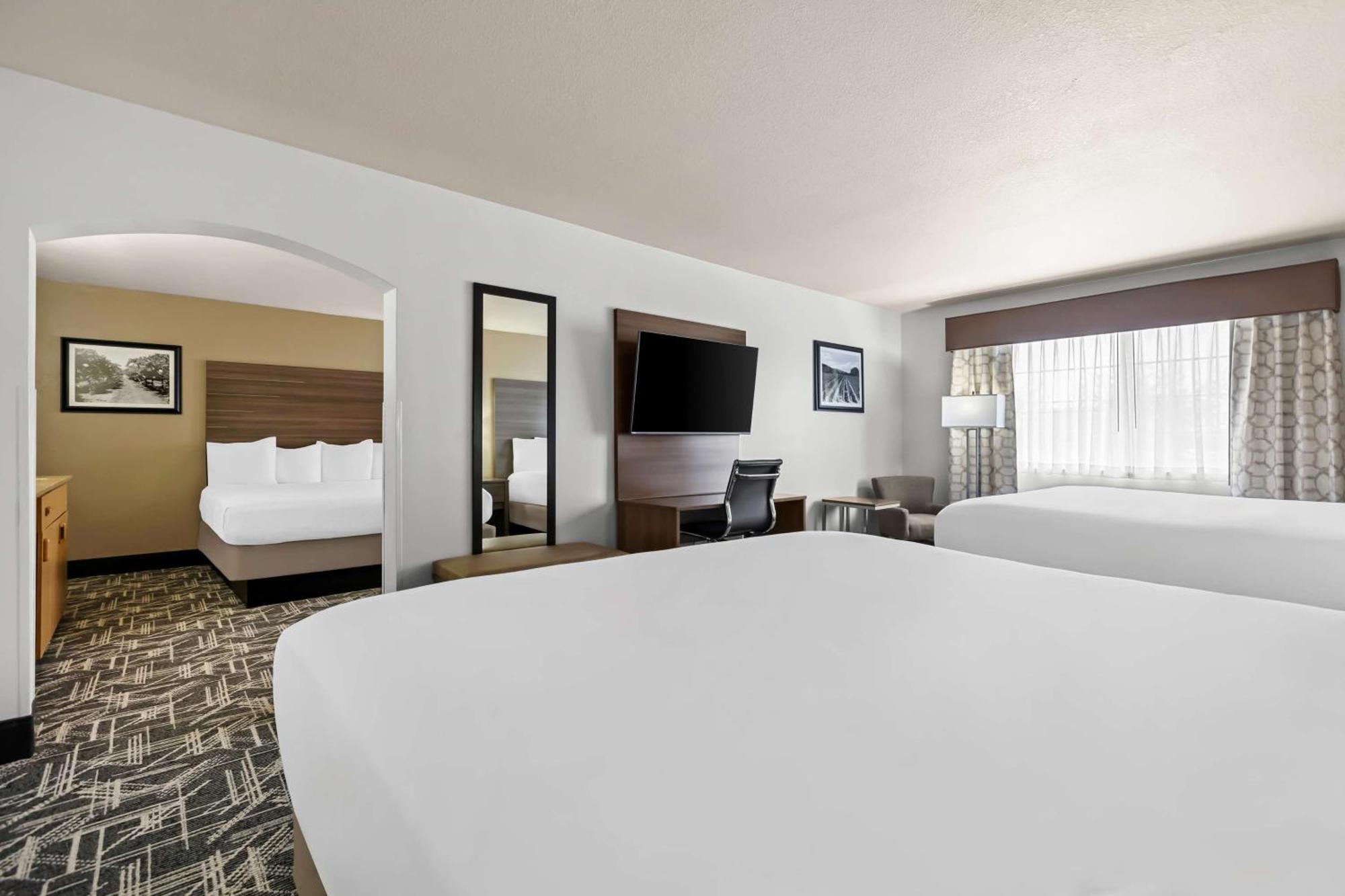 Best Western Plus Caldwell Inn & Suites Экстерьер фото