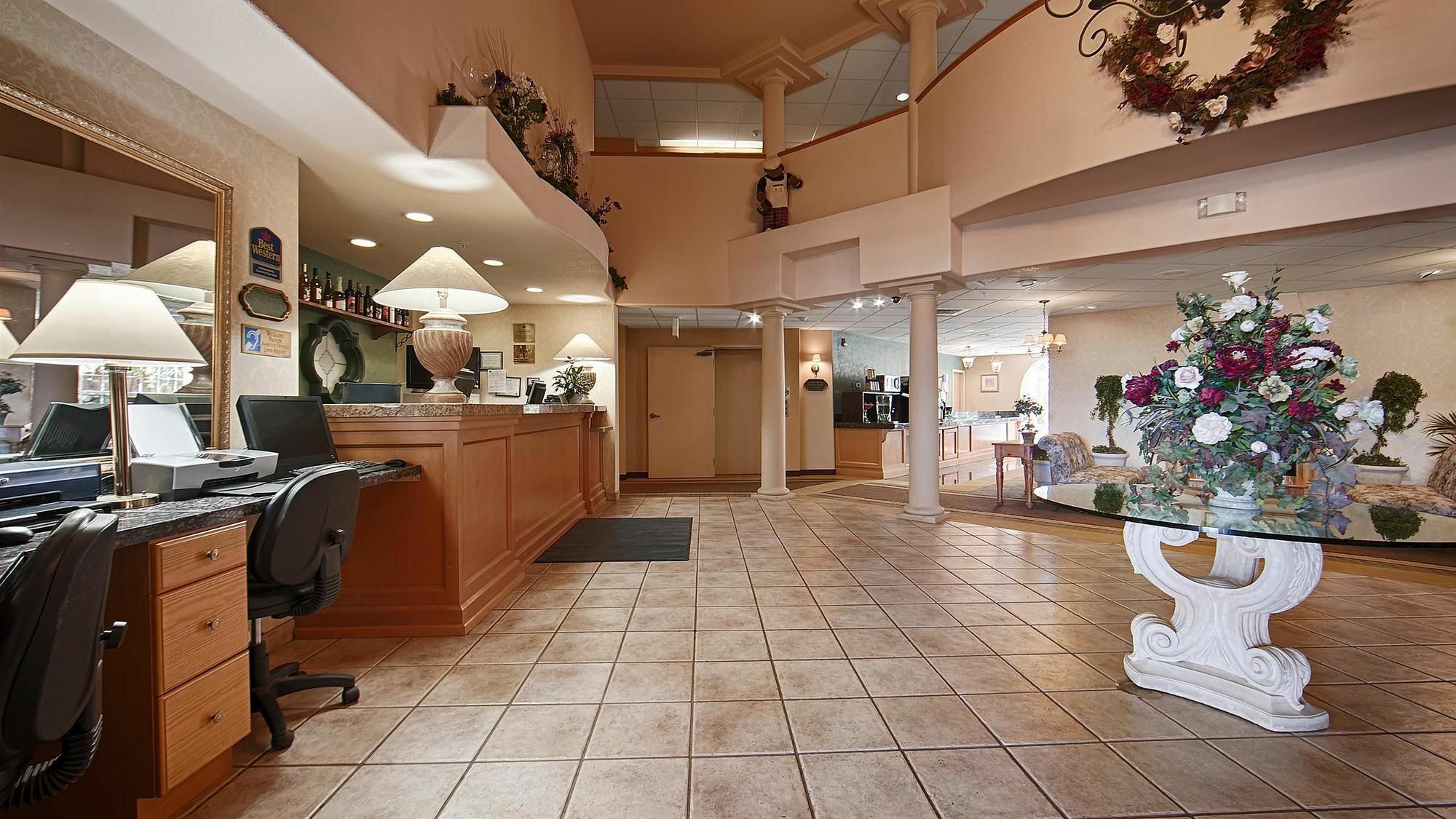 Best Western Plus Caldwell Inn & Suites Экстерьер фото
